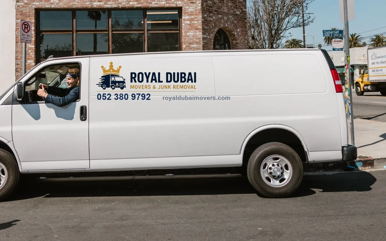 Royal Dubai Movers van branded for a move in Dubai